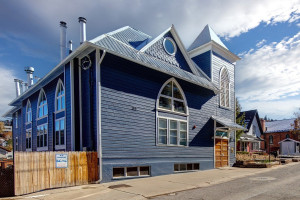 Blue Church Lodge
